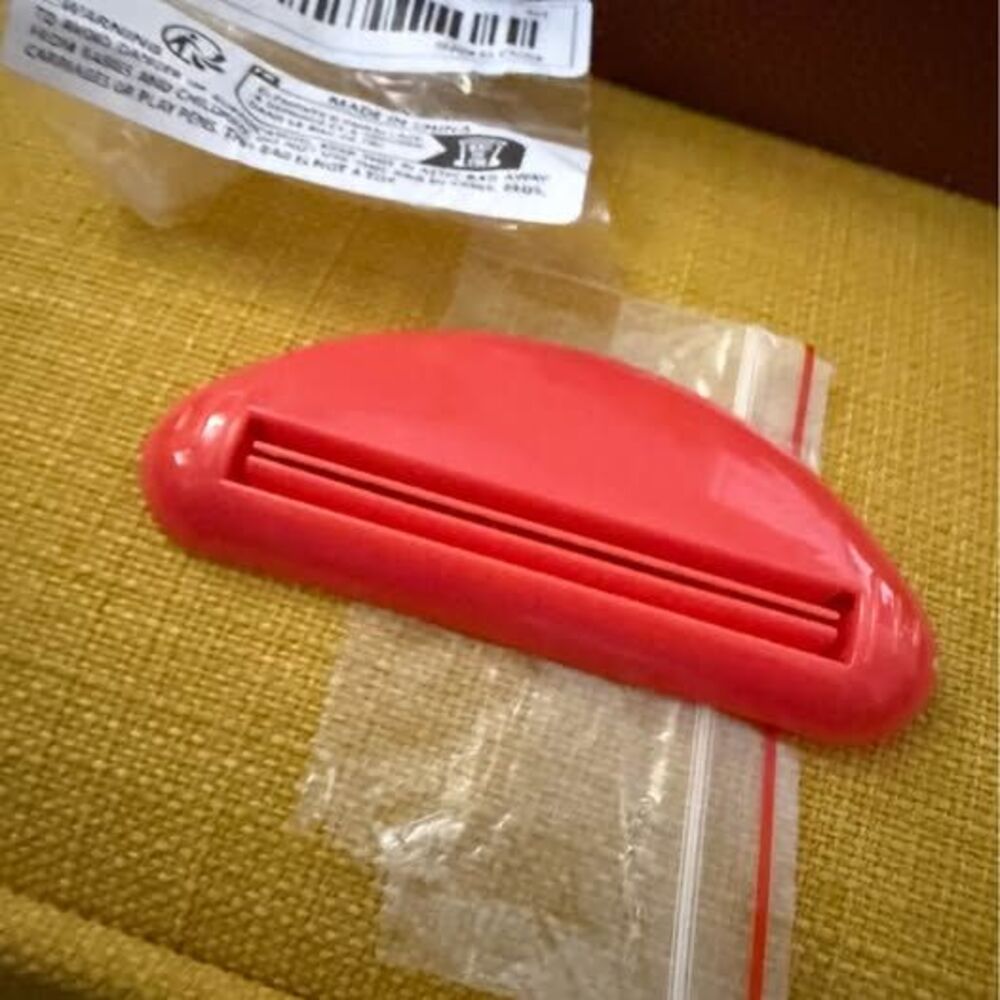 Red Plastic Toothpaste Tube Squeezer - Picture 4 of 4